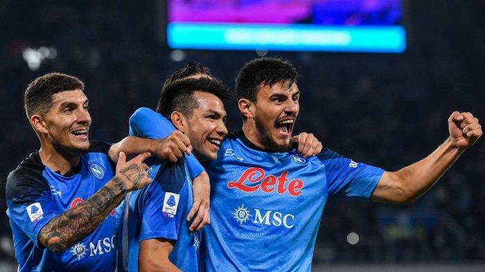 Neapel führt das Feld an